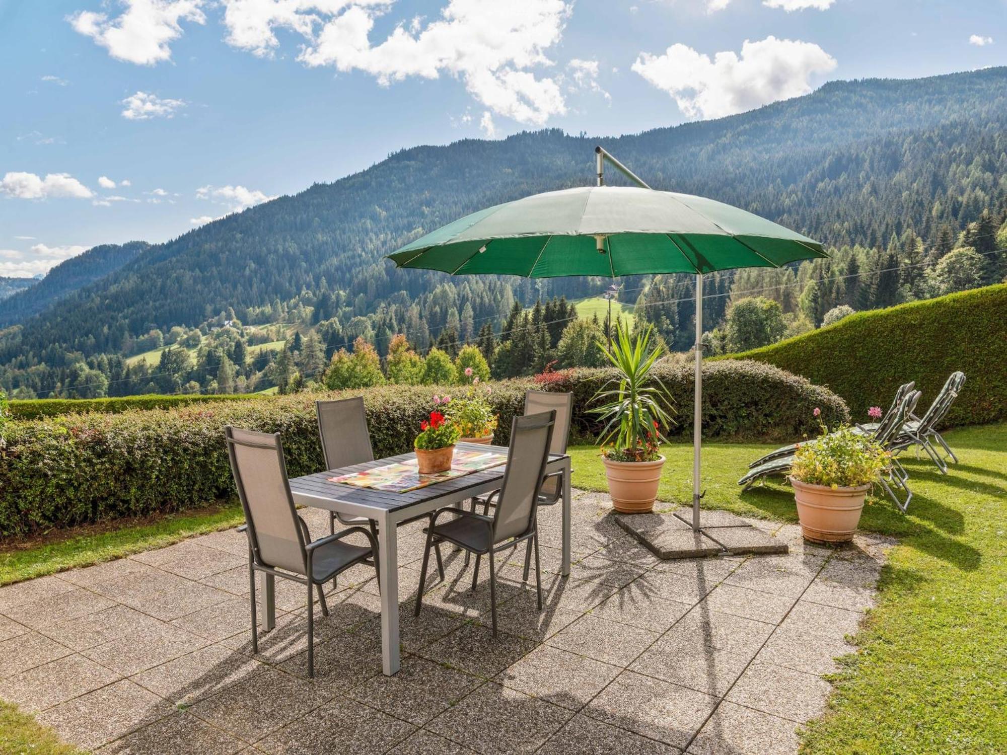 Cozy Apartment In Afritz Am See Near Gerlitzen Ski Area Bagian luar foto