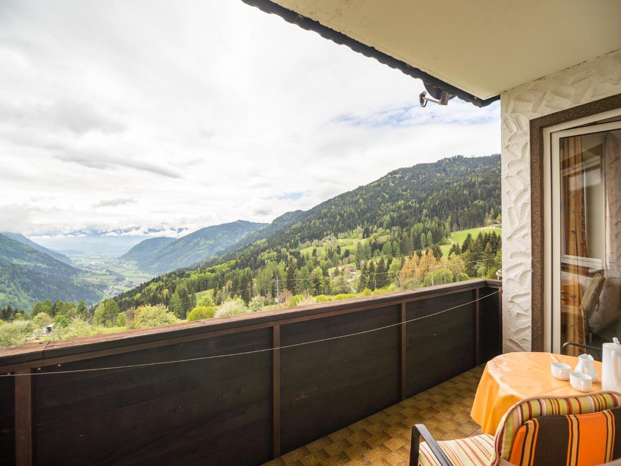 Cozy Apartment In Afritz Am See Near Gerlitzen Ski Area Bagian luar foto