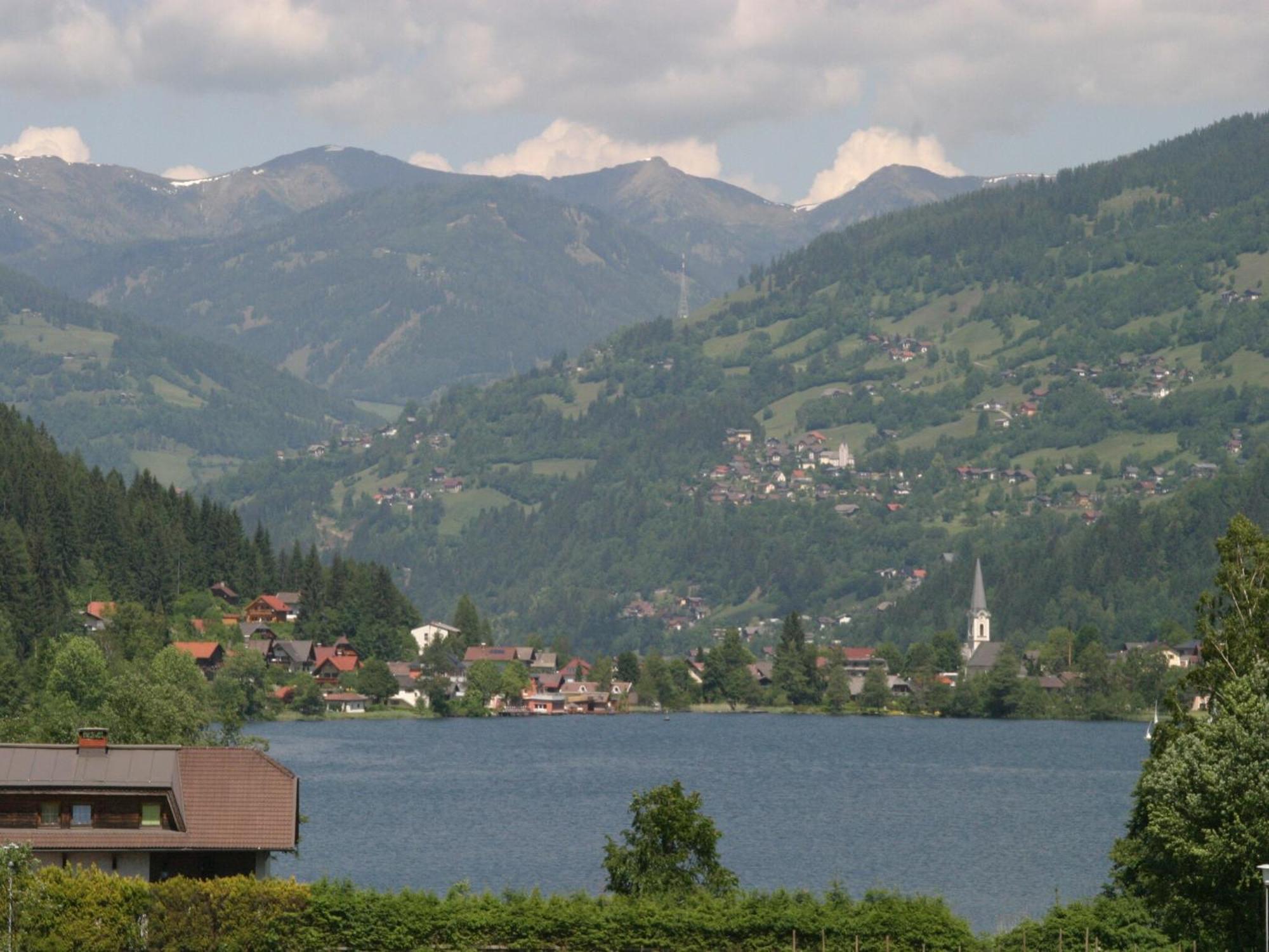 Cozy Apartment In Afritz Am See Near Gerlitzen Ski Area Bagian luar foto