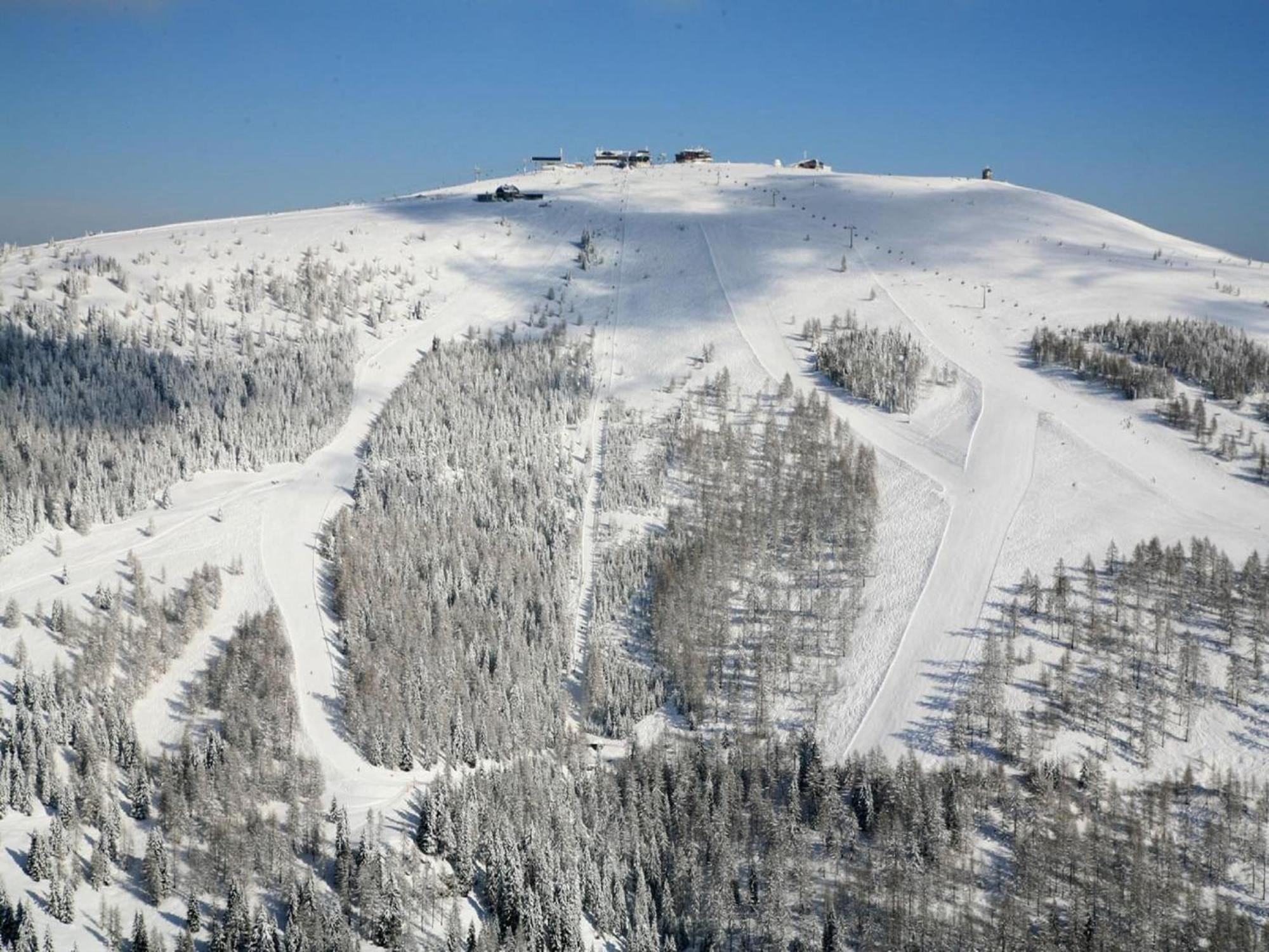 Cozy Apartment In Afritz Am See Near Gerlitzen Ski Area Bagian luar foto