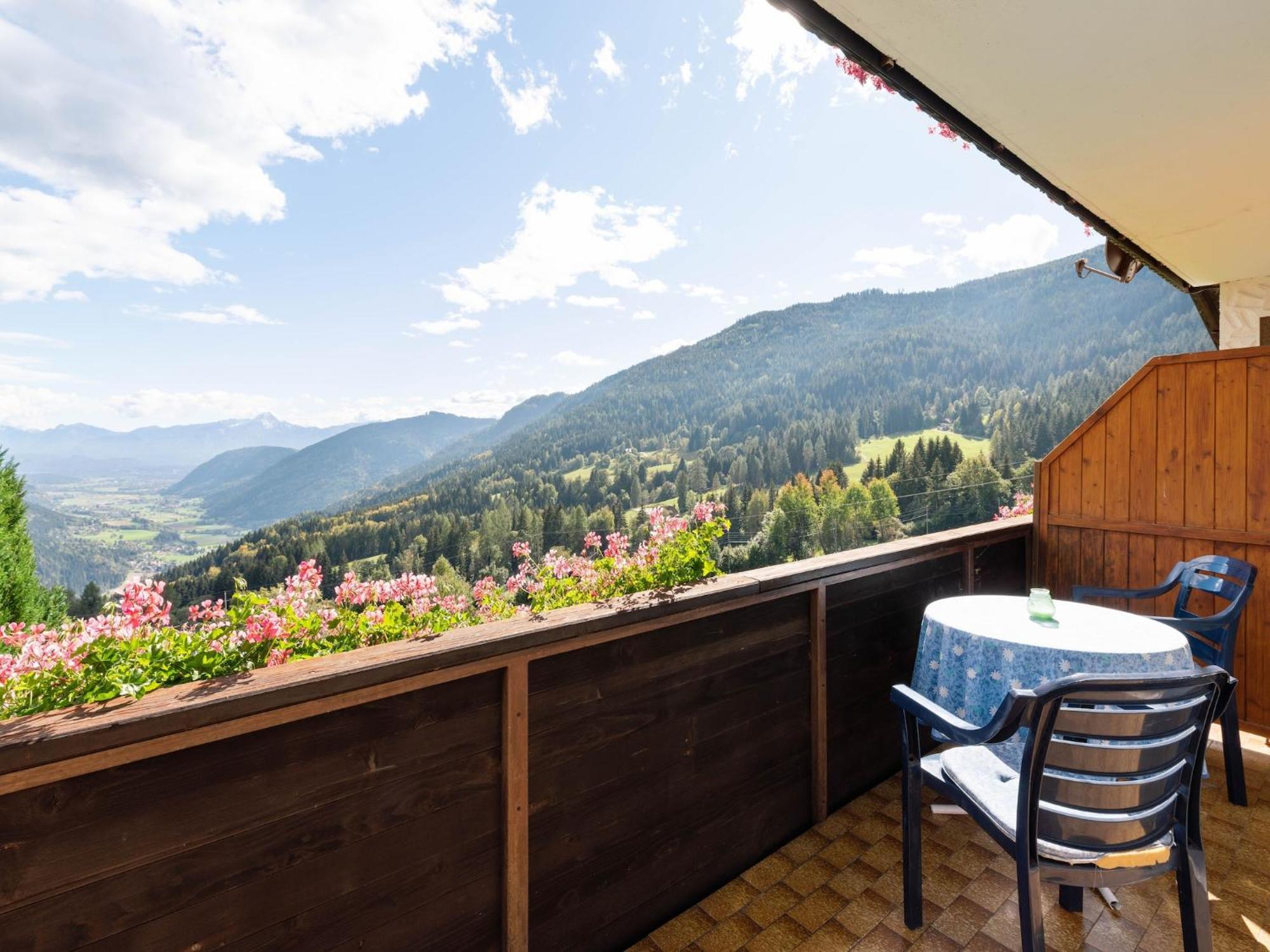 Cozy Apartment In Afritz Am See Near Gerlitzen Ski Area Bagian luar foto