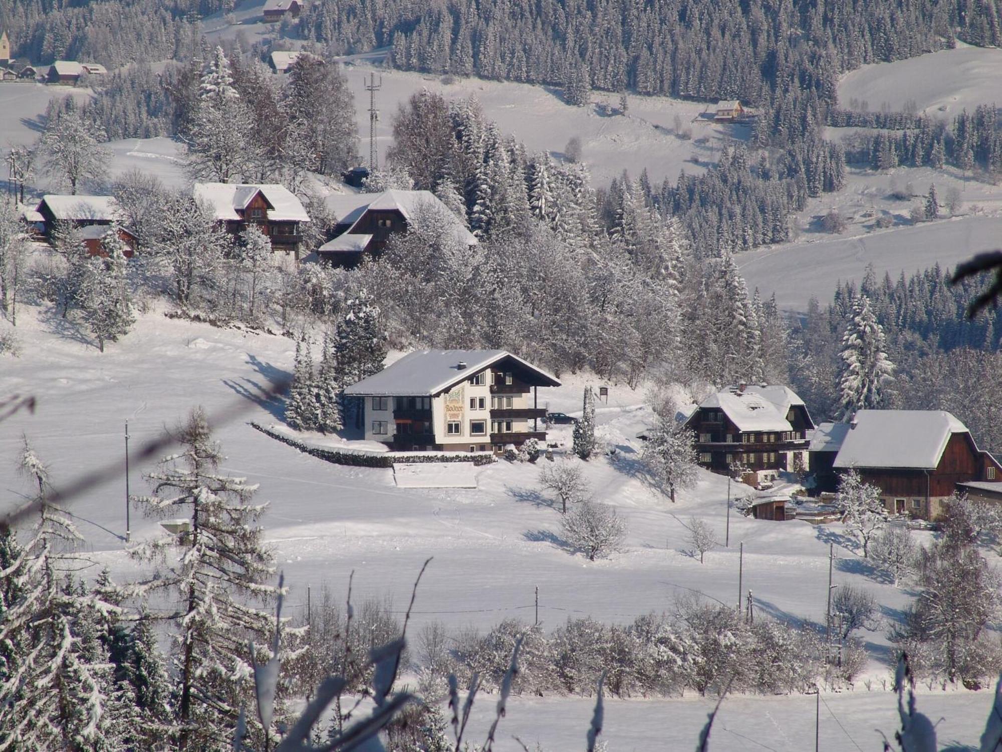 Cozy Apartment In Afritz Am See Near Gerlitzen Ski Area Bagian luar foto