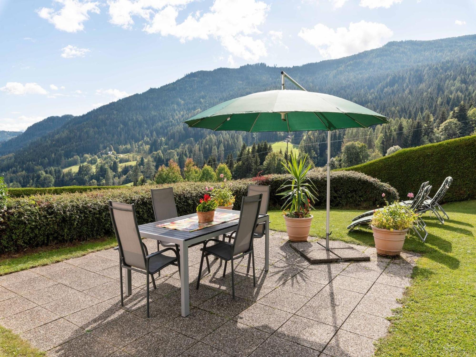 Cozy Apartment In Afritz Am See Near Gerlitzen Ski Area Bagian luar foto