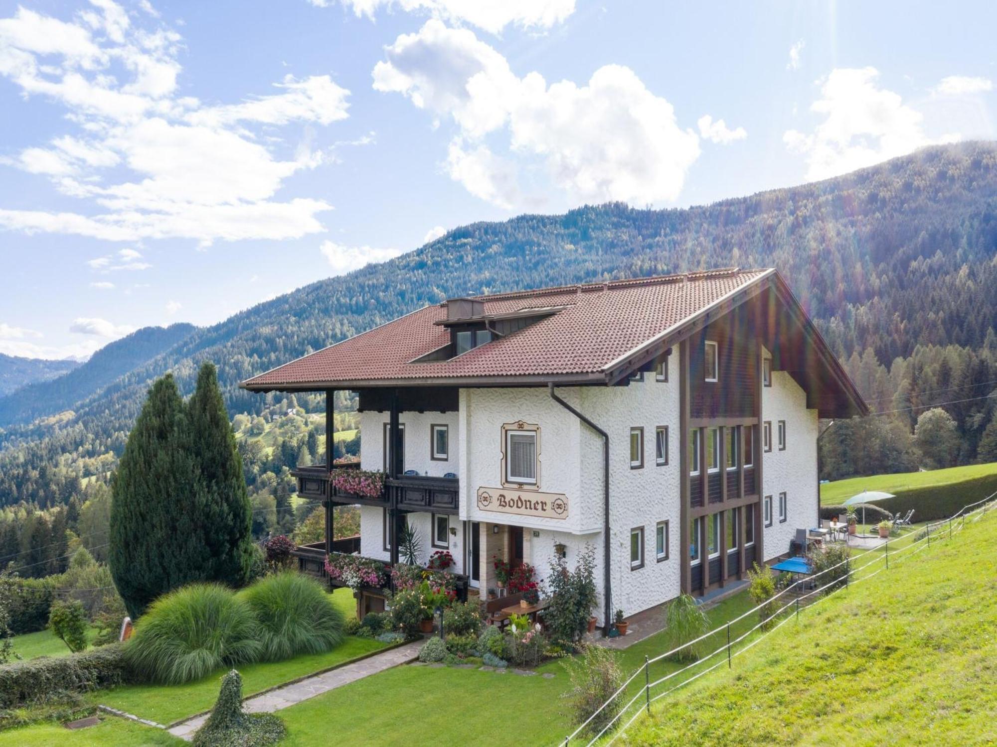 Cozy Apartment In Afritz Am See Near Gerlitzen Ski Area Bagian luar foto